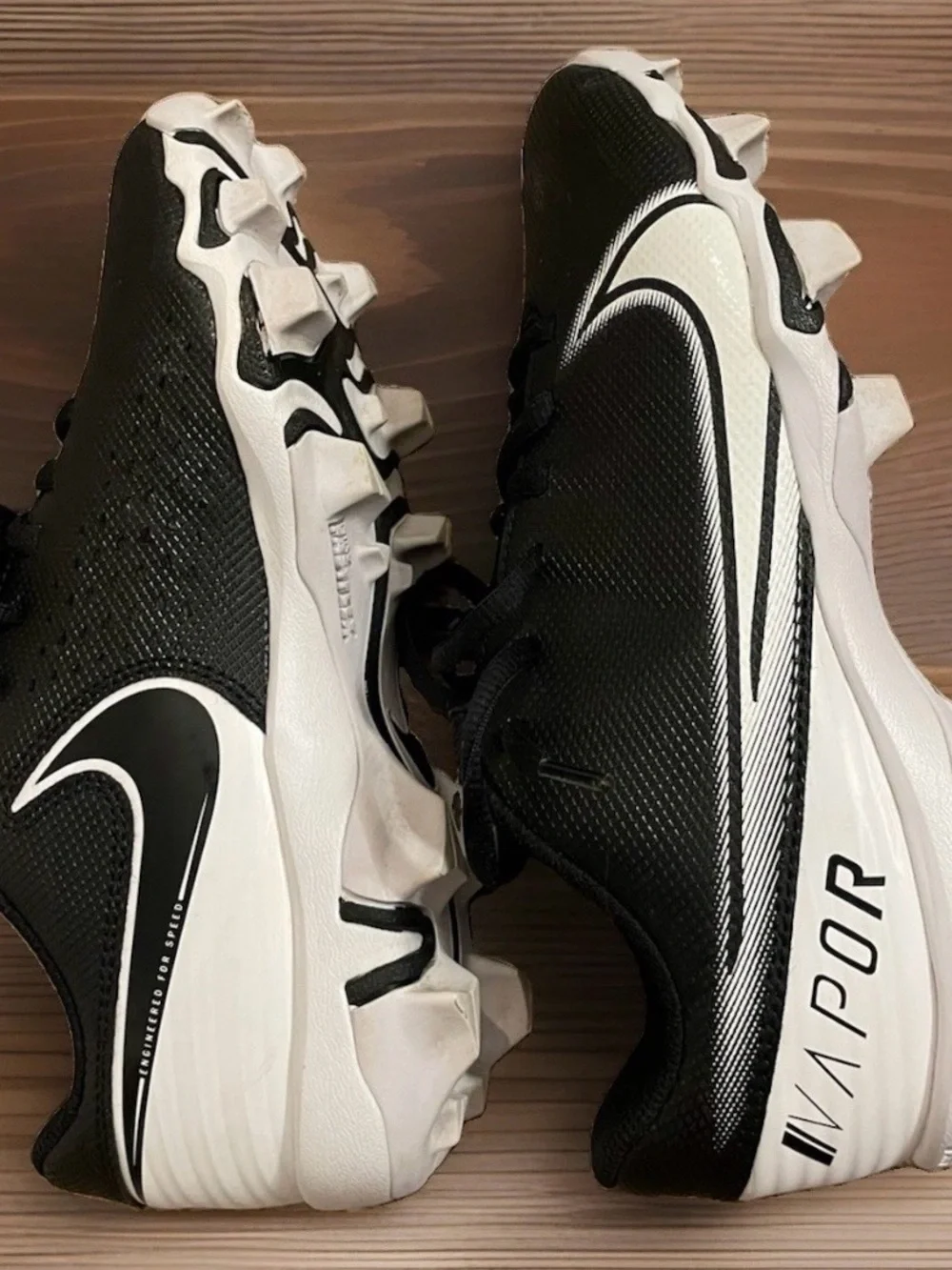 Nike Vapor Cleats Fastflex,Boys Size 5.5 Y Black& White CD0077-001